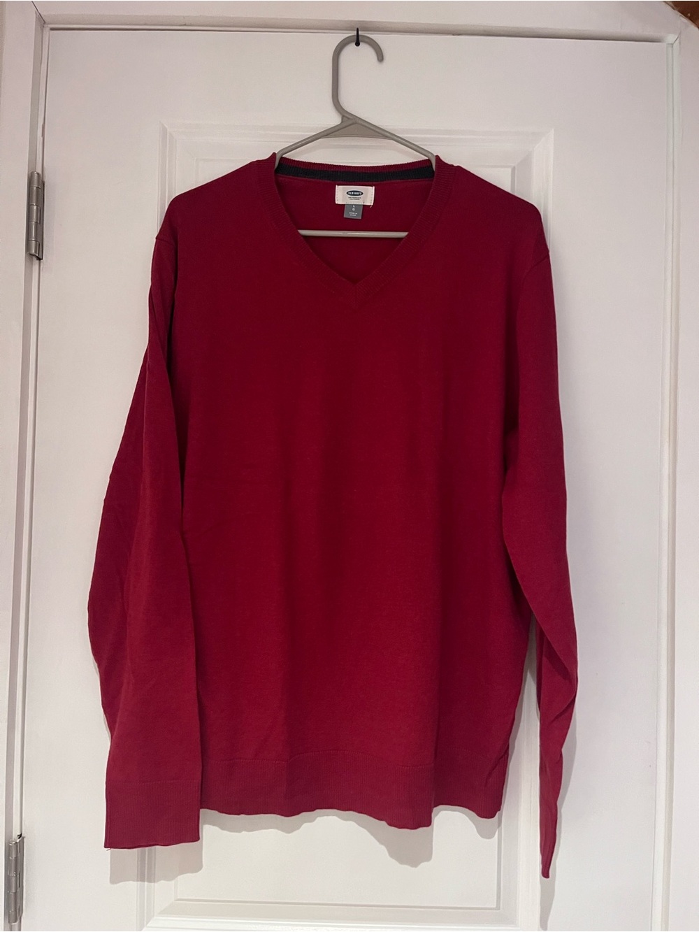 Old Navy Men's V-Neck Sweater - Cranberry Red
